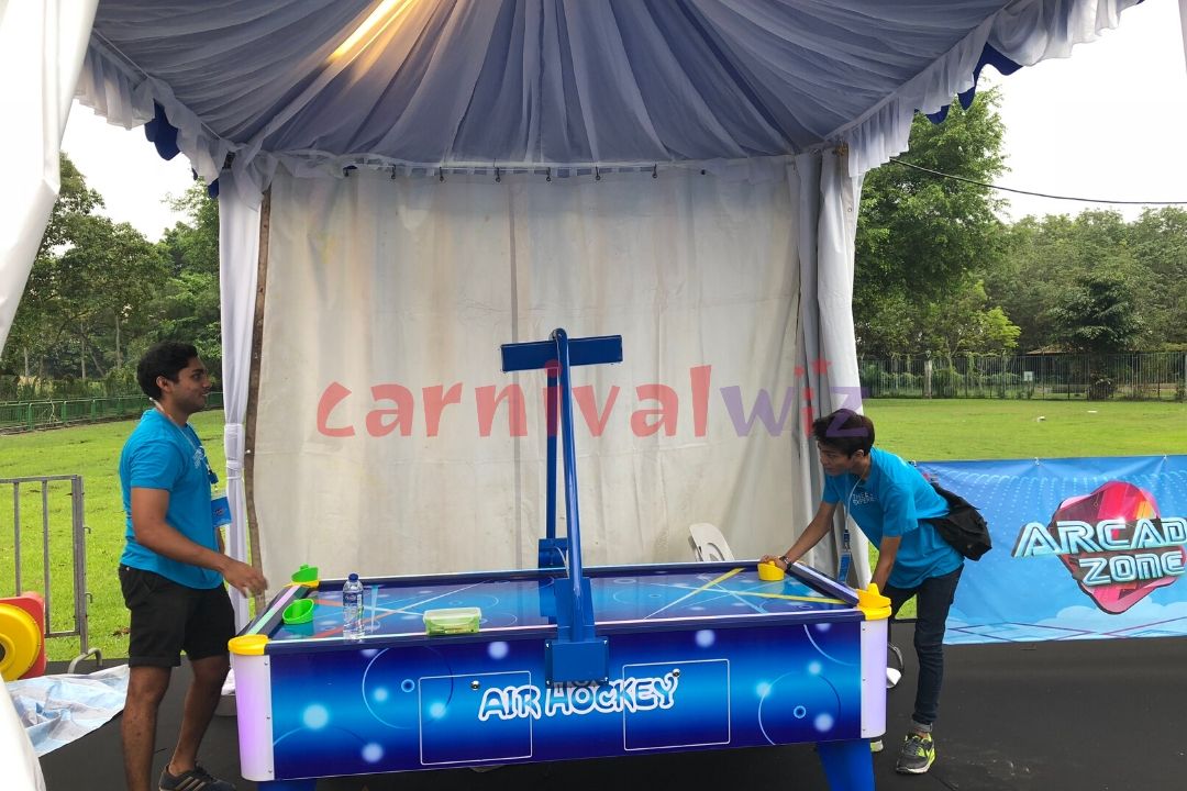 air-hockey-arcade-game-singapore air hockey table for rent singapore
