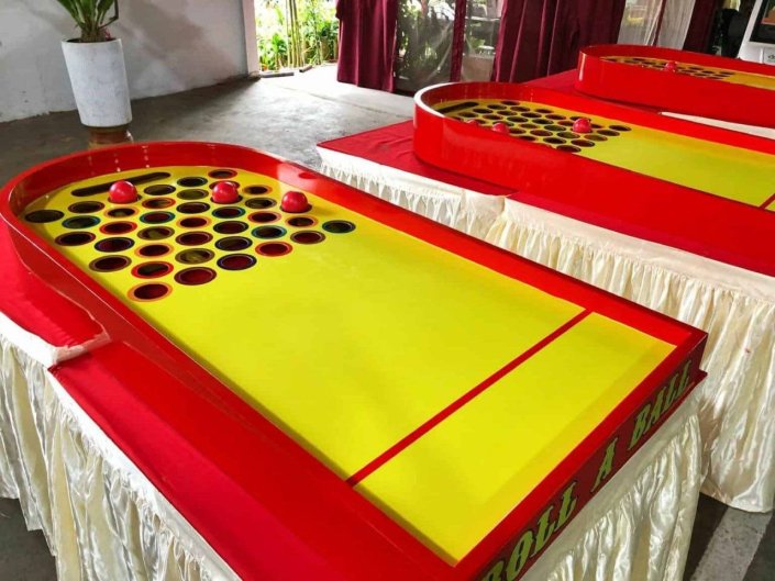Roll a ball carnival game