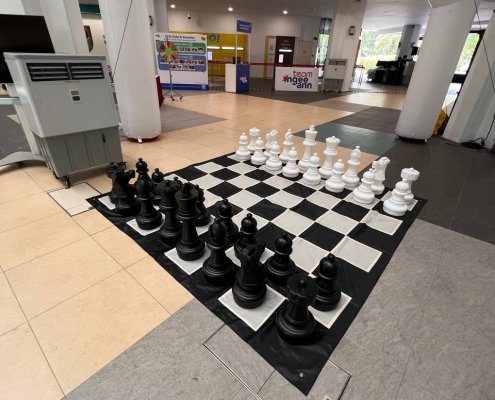 Giant English Chess 3